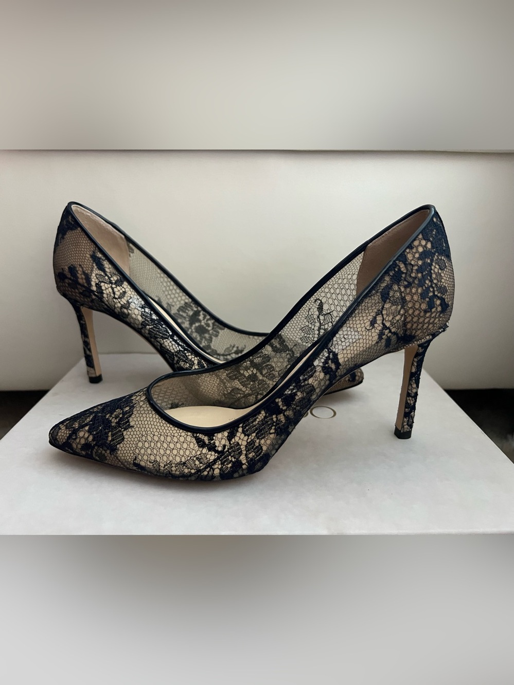 Jimmy Choo Romy 85 Lace Pump in Navy sz 35.5 / US 5.5 NWT